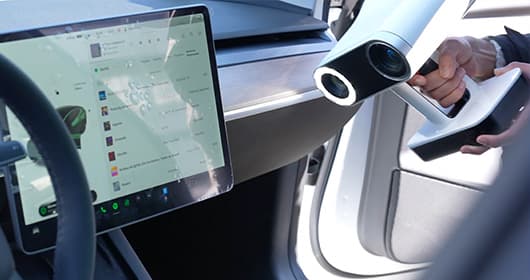 AirPods laden im Tesla Model 3 und Y dank 3D Scan und 3D Druck